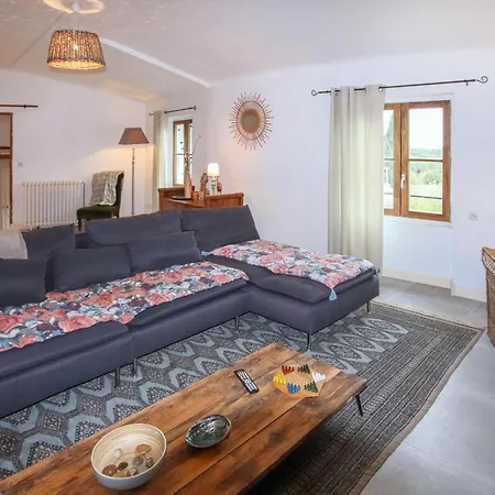 3 Bedroom Gorgeous In Sous Bois