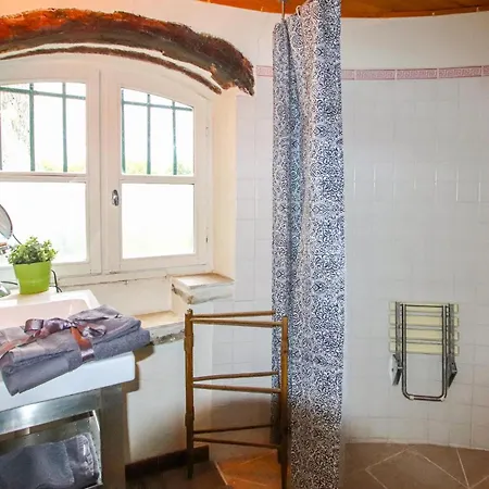 3 Bedroom Gorgeous In Sous Bois *
